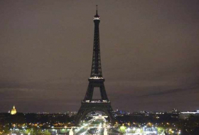 The Eiffel Tower turned off its lights In Solidarity with London - VIDEO
