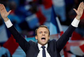 Euro surges as France's Macron set for presidential win