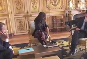 Macron's dog interrupts meeting - NO COMMENT