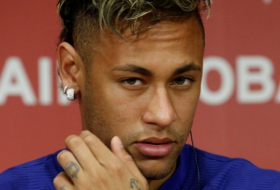 Neymar says goodbye to the Real Madrid dressing room