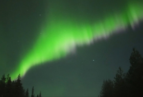 Striking Northern Light display over northern Finland - NO COMMENT