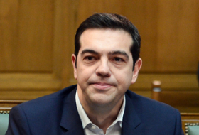 Tsipras  requests fresh mandate to move forward,no Grexit