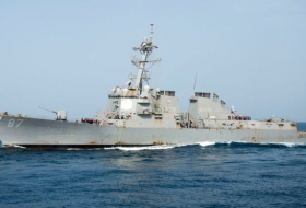 Yemen conflict: Missiles fired at US warship in Red Sea