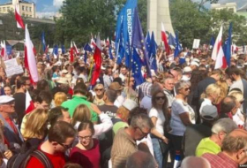 Poles rally against controversial reform of judiciary
