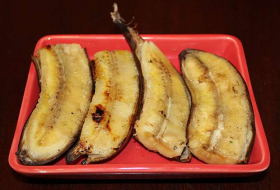 Why people around the world are eating banana peels?