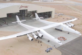A Microsoft billionaire just unveiled the biggest plane ever built