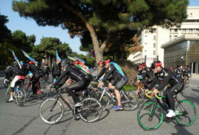Bike tour dedicated to State Flag Day held in Baku