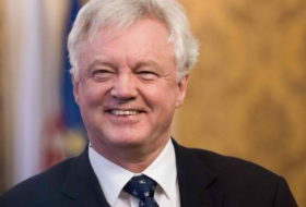 Brexit: David Davis warns MPs to leave bill unchanged
