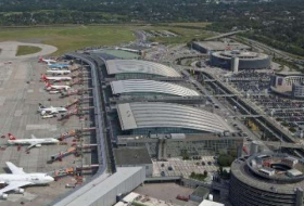 Hamburg airport closed after Lufthansa jet 'fills with smoke'