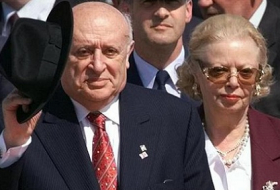 Former Turkish president`s spouse died