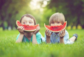 Children who eat a healthy diet are happier, finds study