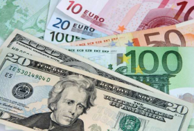 US dollar drops, euro rises in Azerbaijan