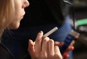 Online ads for e-cigarettes draw teens most