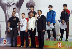 Young Azerbaijani freestyle wrestlers win two medals in Yakutsk