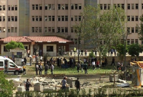 1 killed, 23 injured, explosion rocks police headquarters in Turkey - VIDEO