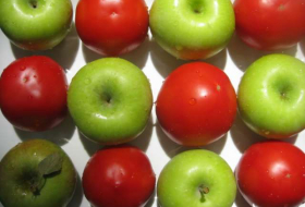 Why you should eat three apples or two tomatoes each day