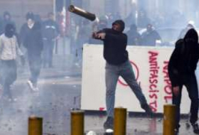 Italy protests: Anti-EU leader's visit sparks violence in Naples
