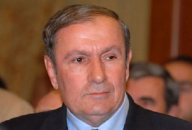 Former Armenian president visits Azerbaijan