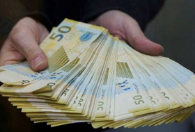 Azerbaijan announces manat rate for October 13

