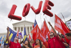 U.S. Supreme Court legalizes same-sex marriage