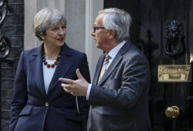 Merkel annoyed by Juncker over Brexit dinner with May