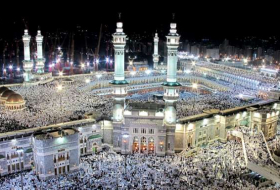 Muslim Pilgrims Mass in Mecca for Hajj
