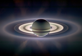 New Movie Shows Cassini's First Dive over Saturn