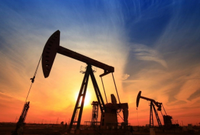 Azerbaijani oil price falls on world markets
