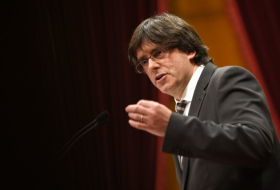 Leader of Catalonia suggests suspending independence process