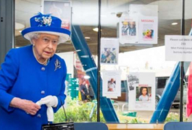 Amid turmoil, Queen Elizabeth says Britain somber but steadfast