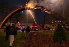 Warsaw"s Controversial Rainbow Statue to Be Removed - VIDEO