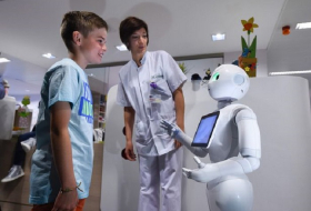 Hospitals introduce robot receptionists who understand 20 languages 
