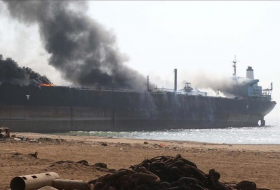 Fire at ship breaking yard kills 5 workers in Pakistan