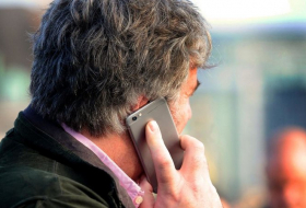 Mobile phones linked to cancer in groundbreaking study