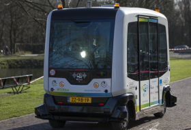 Dutch test first self-drive minibuses