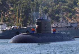 Nato fears grow as Russian submarines focus on undersea cables