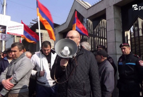 Dozens rally in Yerevan in support of jailed oppositionist - VIDEO