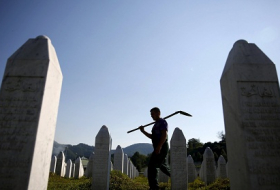Srebrenica: Cameron announces extra funds to remember massacre