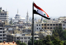 Huge blast rocks Syria government building