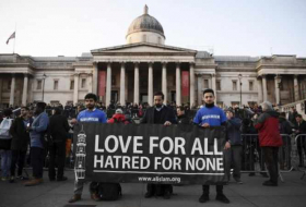 Crowds gather for Trafalgar Square vigil paying tribute to victims of Parliament attack