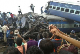 6 killed, 35 injured as train derails in India