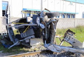 Train crashes into bus in Turkey, 8 killed