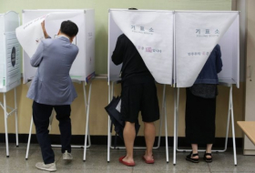 South Korea election: Polls open to choose new president