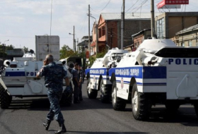 Armed men seizing Yerevan’s police building refuse to surrender 